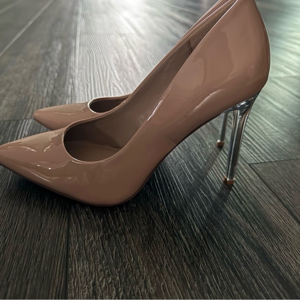Women’s nude patent leather heels size 8 - Picture 6 of 11